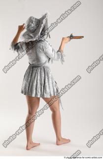 01 2020 LUCI AVIOL LADY WITH GUN (7)